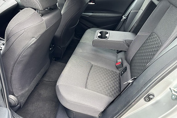 Toyota Corolla 7 of 10