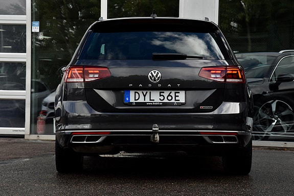 Volkswagen Passat 7 of 30