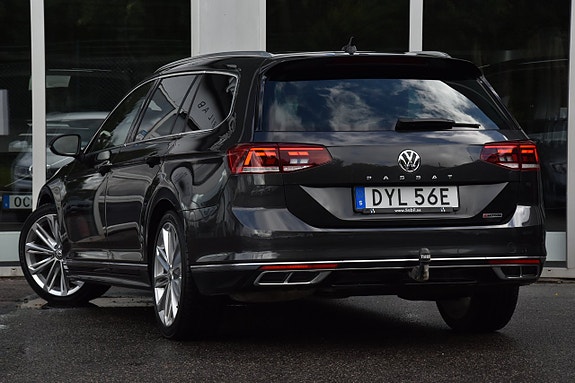 Volkswagen Passat 5 of 30