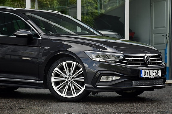 Volkswagen Passat 3 of 30