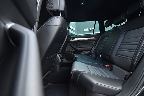 Volkswagen Passat 11 of 30