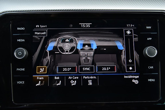 Volkswagen Passat 21 of 30