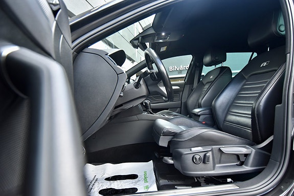 Volkswagen Passat 10 of 30