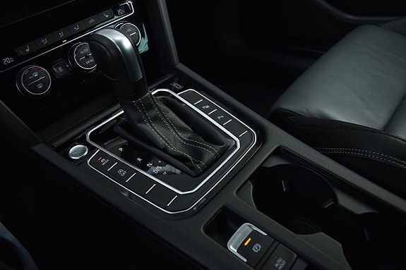 Volkswagen Passat 15 of 30