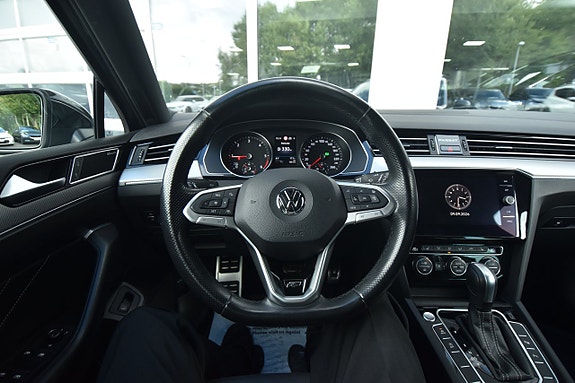 Volkswagen Passat 14 of 30