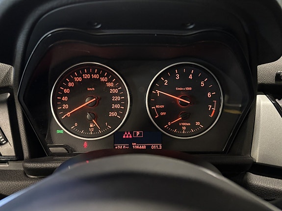 BMW 218 9 of 24