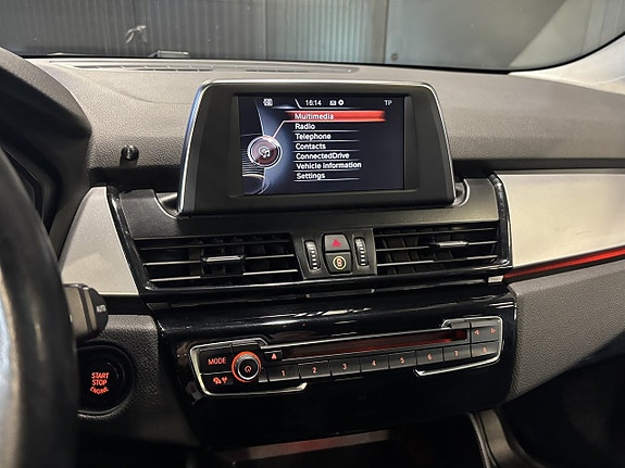 BMW 218 13 of 24