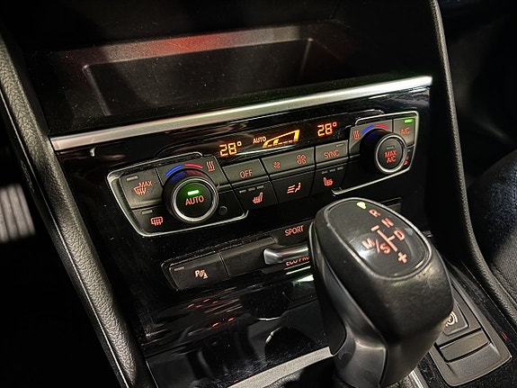BMW 218 12 of 24