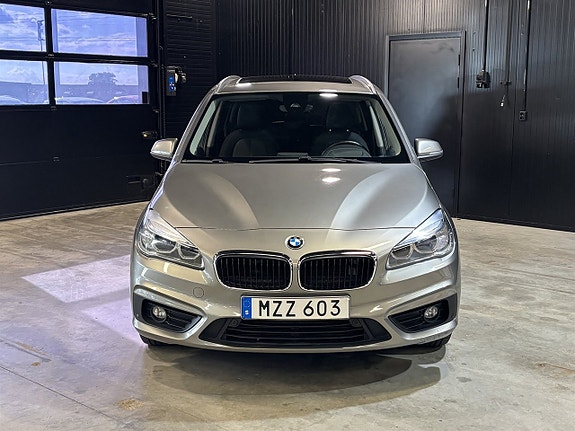 BMW 218 2 of 24