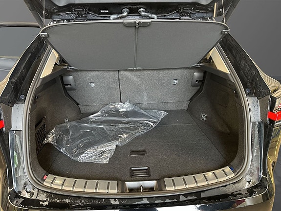 Lexus NX450h+ 11 of 11
