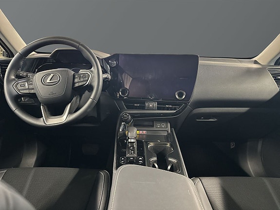 Lexus NX450h+ 7 of 11