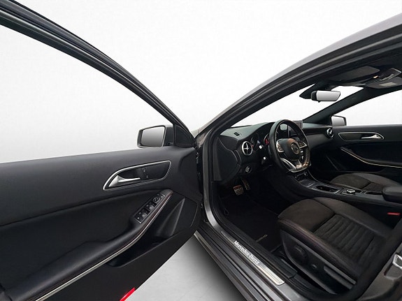 Mercedes-Benz A180 10 of 30