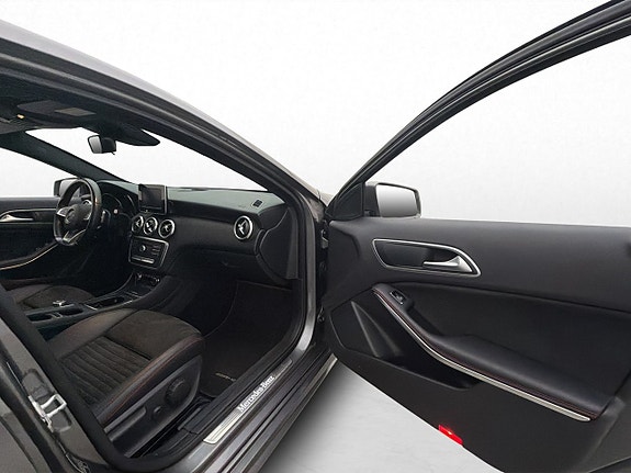 Mercedes-Benz A180 26 of 30