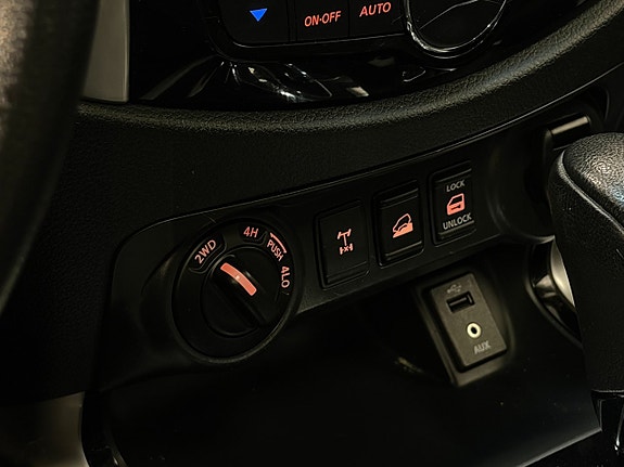 Nissan Navara 28 of 30