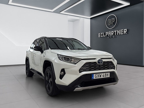 Toyota RAV4 4 of 16