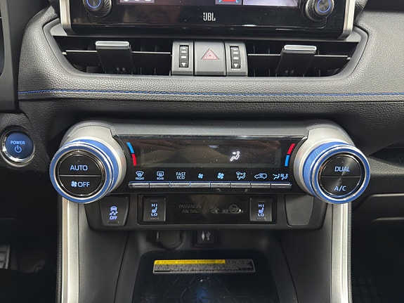 Toyota RAV4 14 of 16