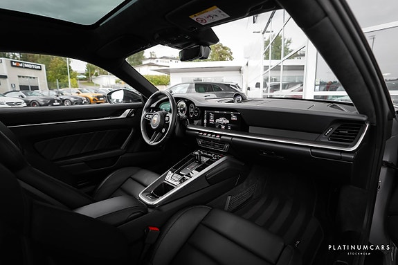 Porsche 911 Turbo S 8 of 26