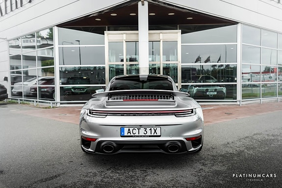 Porsche 911 Turbo S 4 of 26