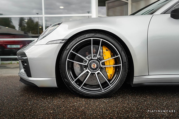 Porsche 911 Turbo S 5 of 26