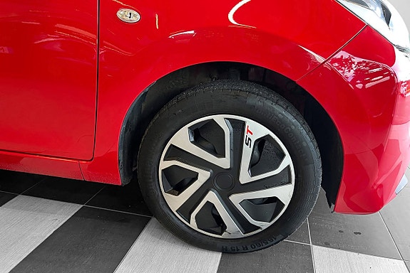 Toyota Aygo 6 of 26