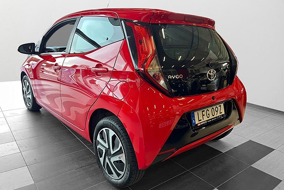 Toyota Aygo 8 of 26