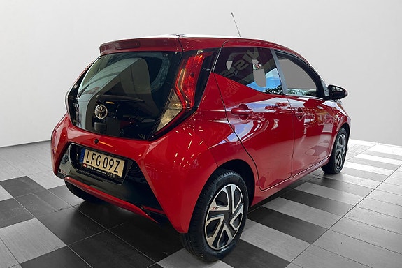 Toyota Aygo 7 of 26