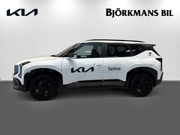 Kia Seltos 4 of 21