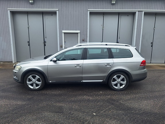 Volkswagen Passat Alltrack 5 of 13
