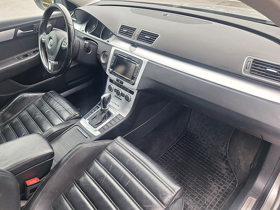Volkswagen Passat Alltrack 7 of 13
