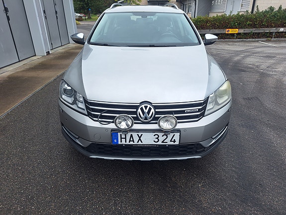Volkswagen Passat Alltrack 9 of 13