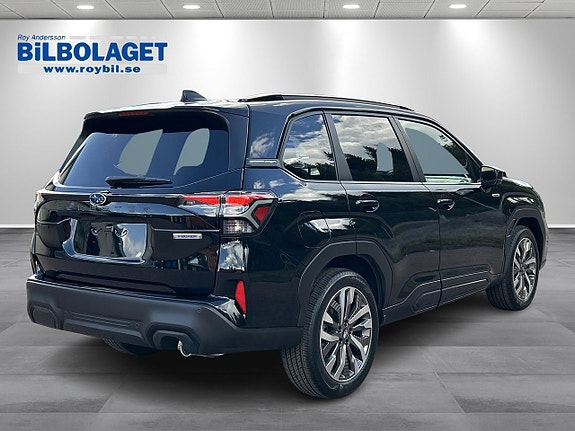 Subaru Forester 3 of 12