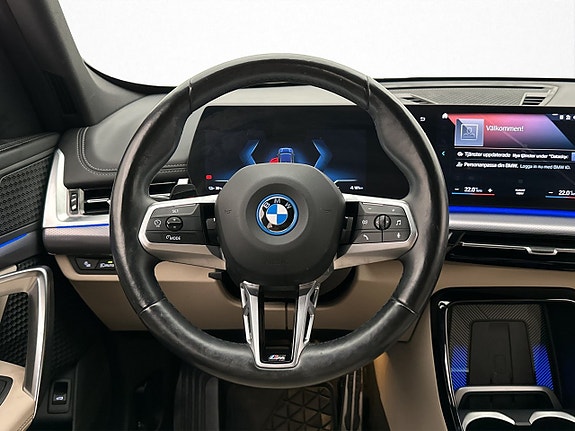 BMW iX1 10 of 28