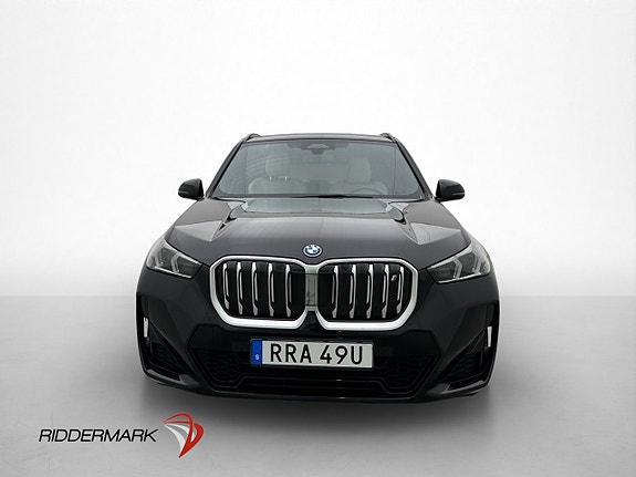BMW iX1 3 of 28