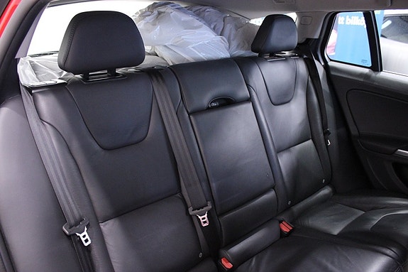 Volvo V60 19 of 30