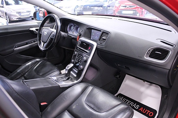 Volvo V60 14 of 30