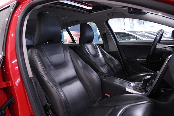 Volvo V60 17 of 30