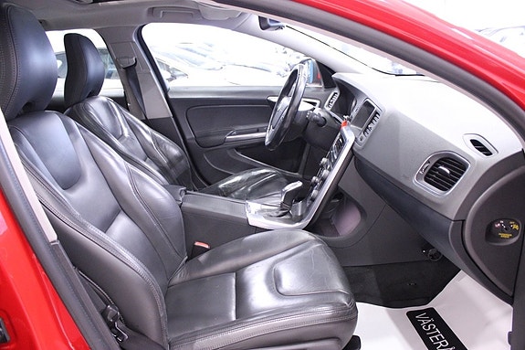 Volvo V60 15 of 30