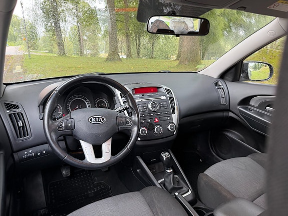 Kia Ceed 8 of 10