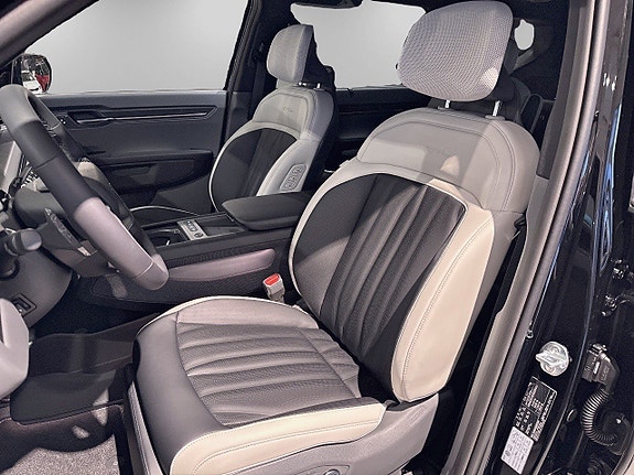 Kia EV9 8 of 24