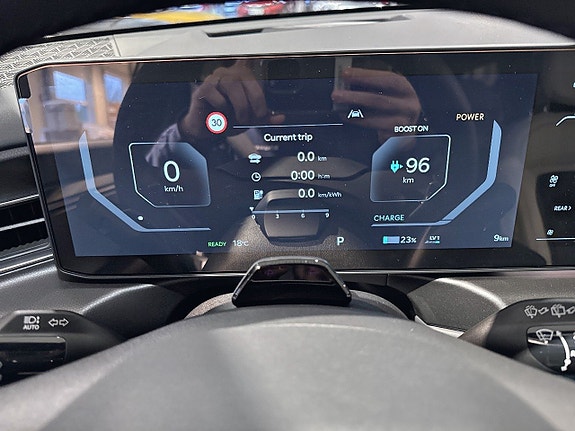 Kia EV9 11 of 24
