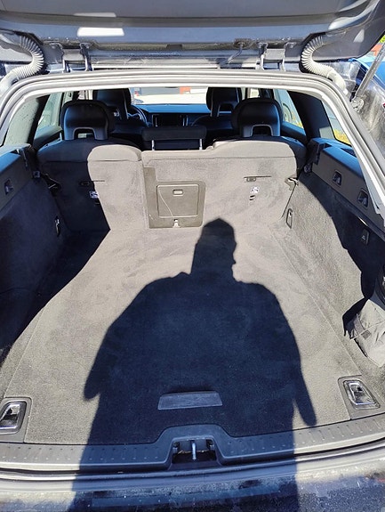 Volvo V90 2 of 6