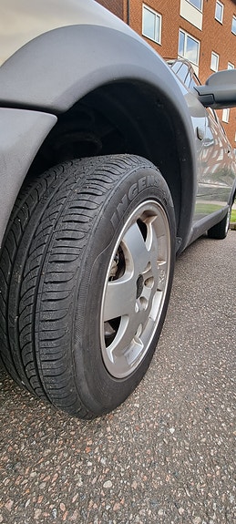 Volvo XC70 13 of 14