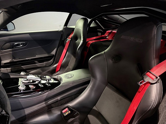 Mercedes-Benz AMG GT R 19 of 24