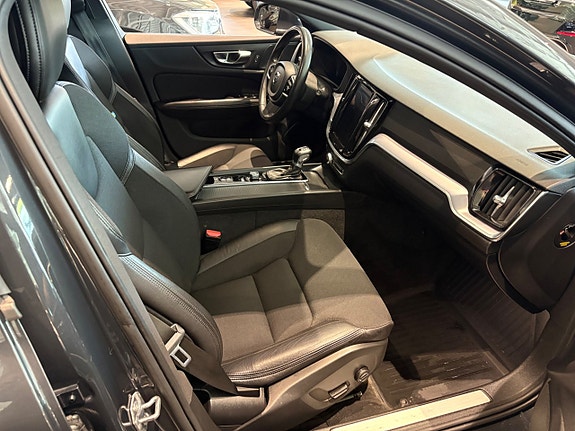 Volvo V60 11 of 18