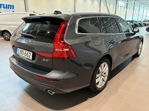 Volvo V60 8 of 18