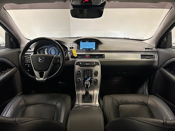 Volvo V70 12 of 30