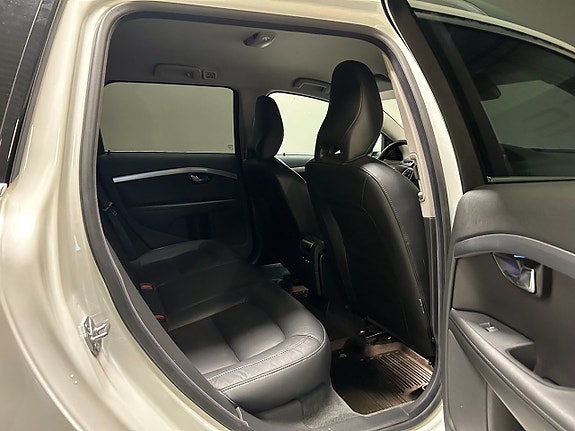 Volvo V70 17 of 30