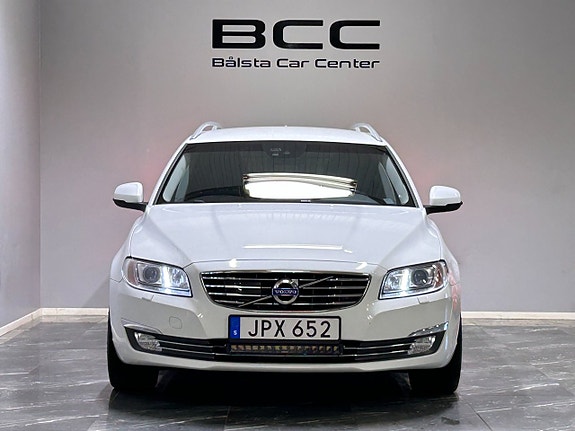Volvo V70 3 of 30
