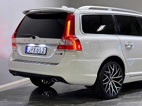 Volvo V70 10 of 30
