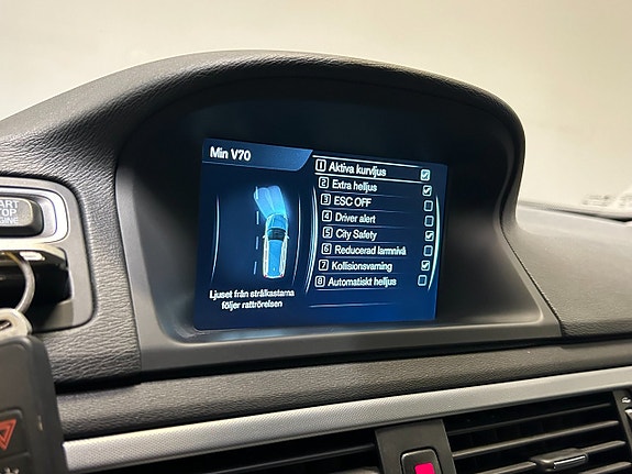 Volvo V70 25 of 30